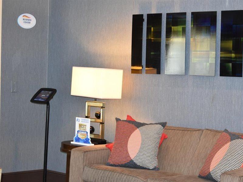 Baymont By Wyndham Dallas/ Love Field Eksteriør billede