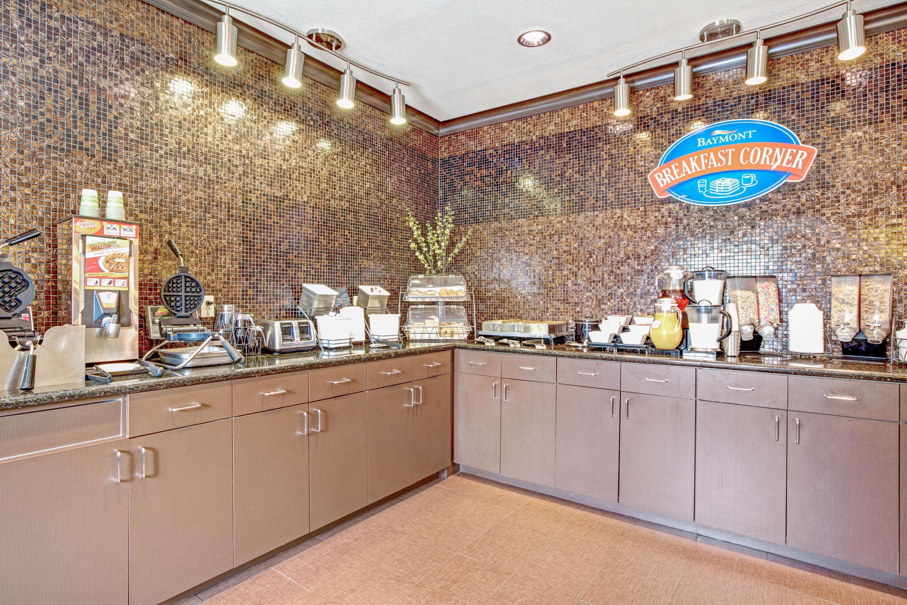 Baymont By Wyndham Dallas/ Love Field Eksteriør billede