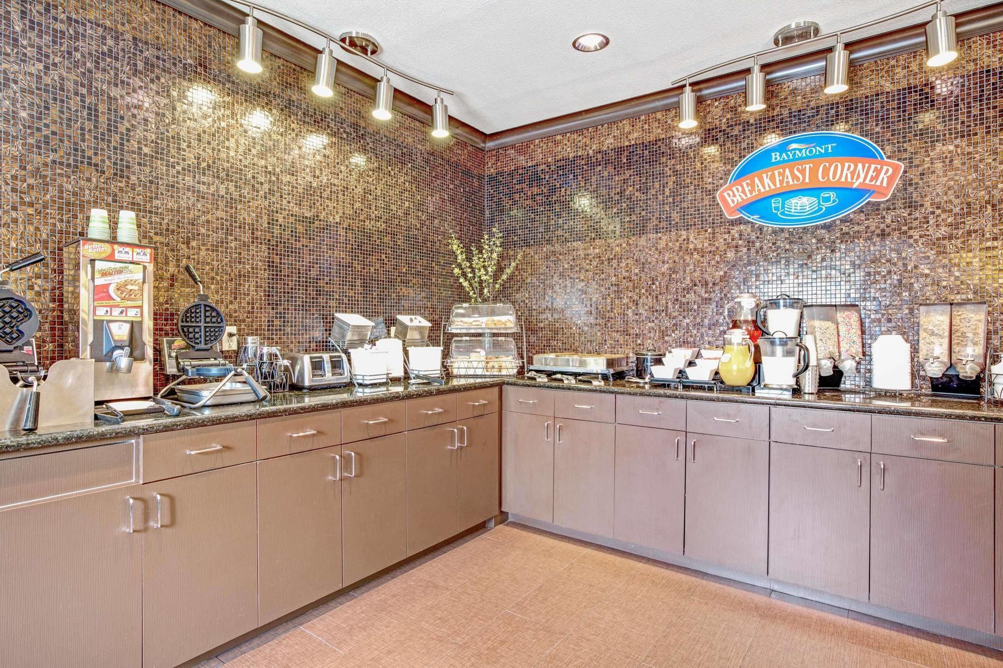 Baymont By Wyndham Dallas/ Love Field Eksteriør billede